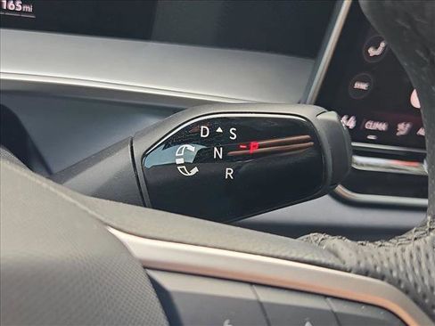 Used 2026 Volkswagen Tiguan SE R-Line image 12