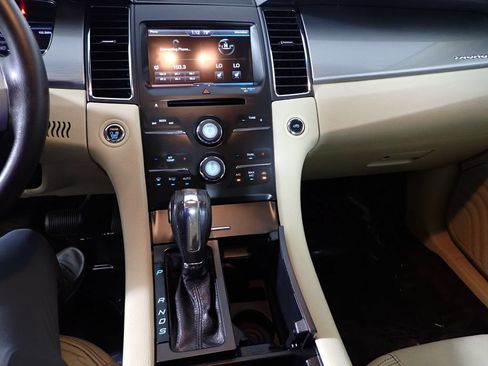 Used 2015 Ford Taurus SEL w/ Equipment Group 201A FWD image 28