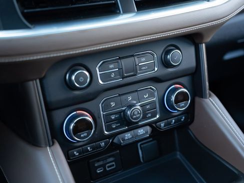 Used 2021 Chevrolet Suburban High Country image 17