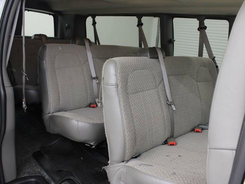 Used 2025 Chevrolet Express 3500 LT w/ LT Preferred Equipment Group image 18