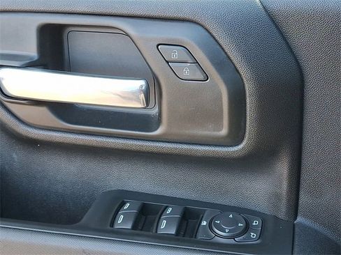 Used 2025 Chevrolet Silverado 2500 Custom image 21