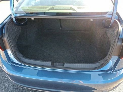 Used 2021 Volkswagen Jetta SE image 33