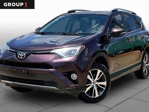 Used 2017 Toyota RAV4 XLE w/ Premium Special Value Package FWD image 1