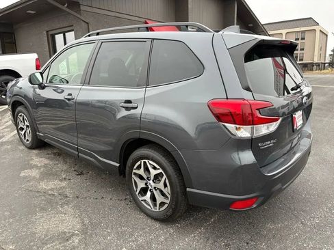 Used 2022 Subaru Forester Premium AWD/4WD image 3