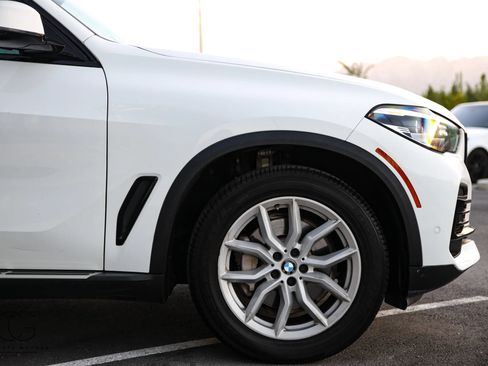 Used 2023 BMW X5 xDrive40i AWD/4WD image 37