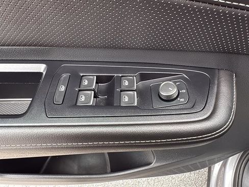 Certified 2025 Volkswagen Atlas SE image 17