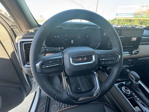 Used 2025 GMC Canyon AT4 w/ AT4 Premium Package image 16