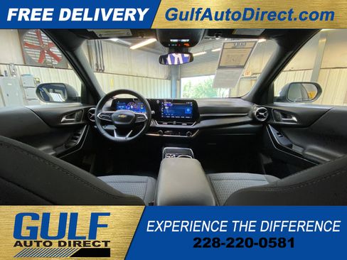 Used 2026 Chevrolet Equinox LT FWD image 2