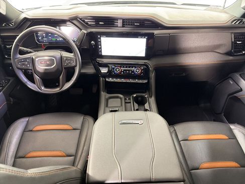Used 2025 GMC Sierra 2500 AT4 w/ AT4 Premium Plus Package AWD/4WD image 17
