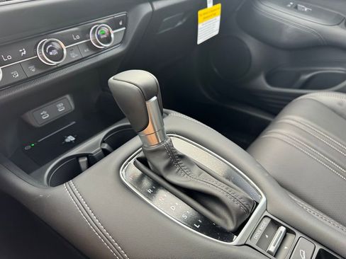 New 2026 Honda HR-V EX-L image 10