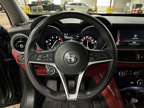Used 2019 Alfa Romeo Stelvio Ti image 17