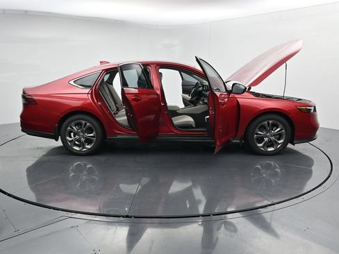 Used 2024 Honda Accord EX image 41