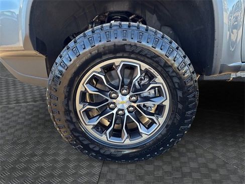 Used 2021 Chevrolet Colorado ZR2 image 14
