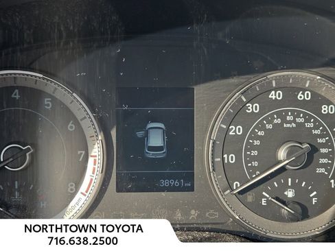 Used 2022 Hyundai Venue Limited w/ Cargo Package image 20