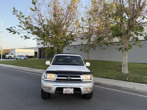 Used 2000 Toyota 4Runner Limited RWD image 3