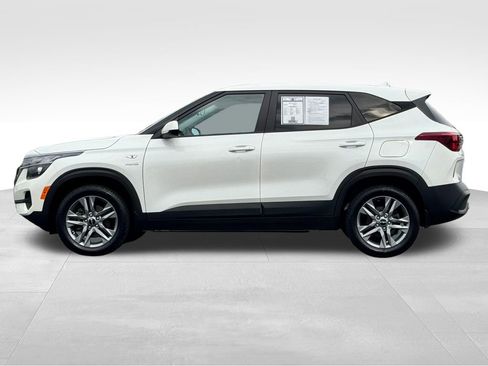 Used 2023 Kia Seltos LX AWD/4WD image 4