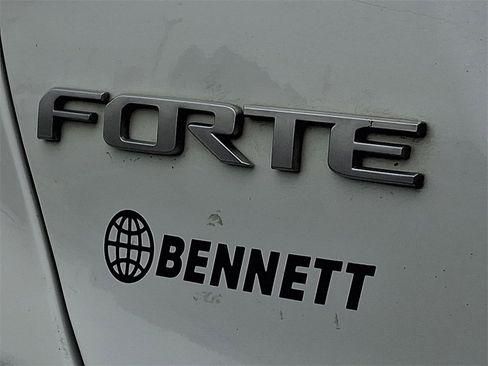 Used 2022 Kia Forte LXS image 29