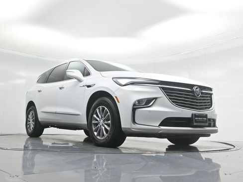 Used 2022 Buick Enclave Essence image 48