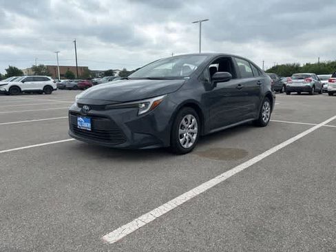 Used 2023 Toyota Corolla LE image 1