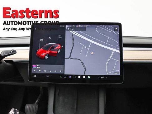 Used 2022 Tesla Model Y Long Range image 12