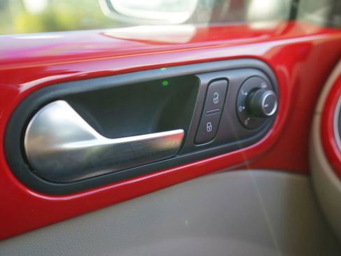 Used 2019 Volkswagen Beetle 2.0T SE image 15