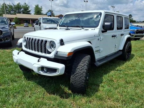 Used 2024 Jeep Wrangler Unlimited Sahara w/ Technology Group AWD/4WD image 33