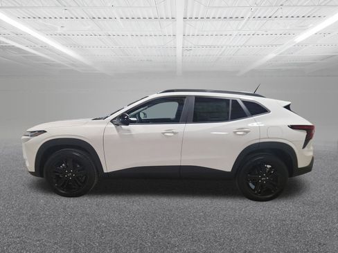 New 2025 Chevrolet Trax ACTIV w/ Sunroof Package image 1