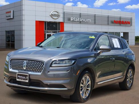 Used 2021 Lincoln Nautilus Reserve AWD/4WD image 2