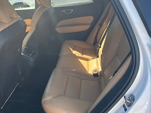 Used 2023 Volvo XC60 B5 Ultimate w/ Climate Package AWD/4WD image 6
