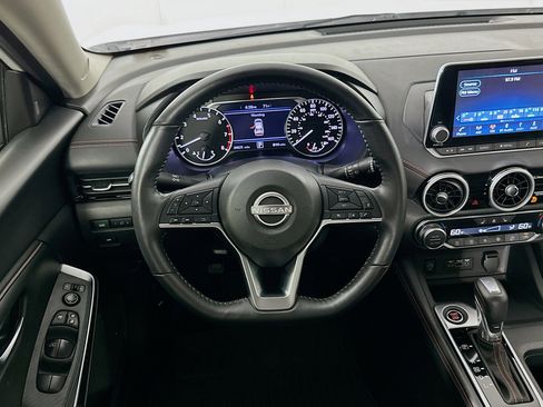 Used 2024 Nissan Sentra SR w/ SR Premium Package FWD image 17