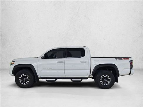 Used 2022 Toyota Tacoma TRD Off-Road w/ Technology Package AWD/4WD image 8