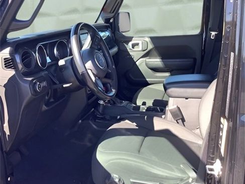 Certified 2022 Jeep Gladiator Sport image 10