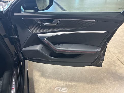 Used 2022 Audi RS 6 w/ Executive Package image 17