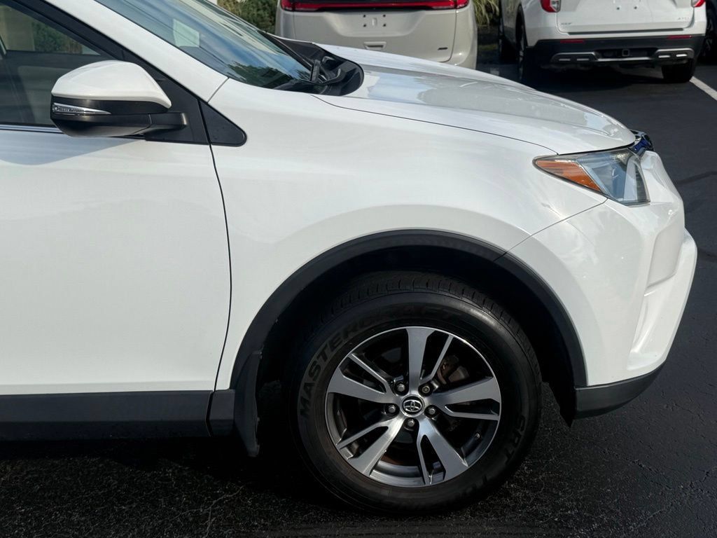 Certified 2018 Toyota RAV4 XLE AWD/4WD image 10