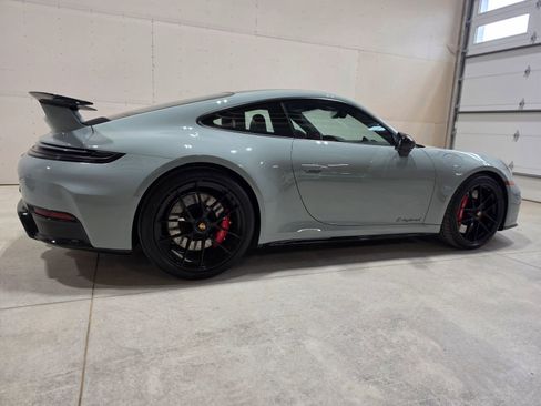 Used 2025 Porsche 911 Carrera 4 GTS AWD/4WD image 4