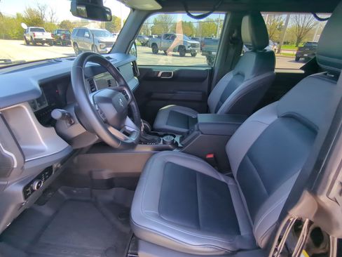 Used 2024 Ford Bronco Outer Banks image 12