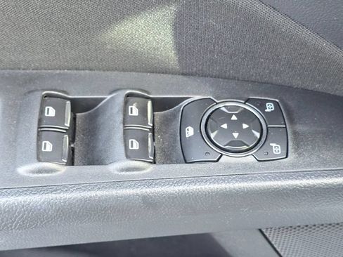 Used 2019 Ford Fusion SE FWD image 22