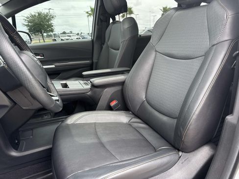 Used 2023 Toyota Sienna XLE Woodland Edition AWD/4WD image 17