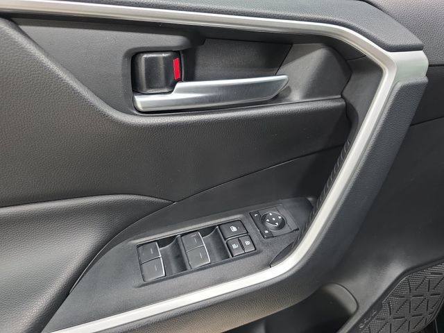 Certified 2025 Toyota RAV4 XLE AWD/4WD image 25