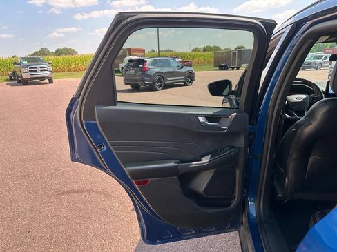 Used 2023 Ford Escape ST-Line AWD/4WD image 21
