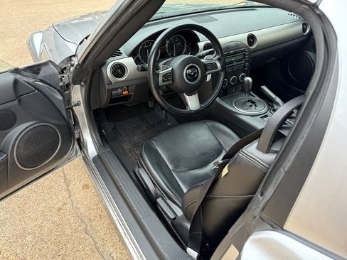 Used 2011 MAZDA MX-5 Miata Grand Touring w/ Premium Pkg RWD image 28