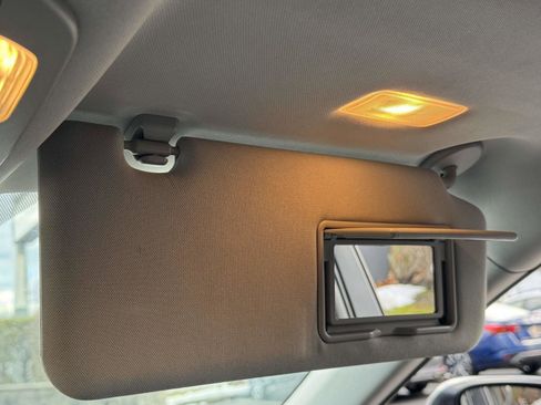 Used 2020 Toyota Highlander XLE image 30