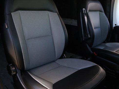 Used 2024 RAM ProMaster 2500 w/ Convenience Group image 15