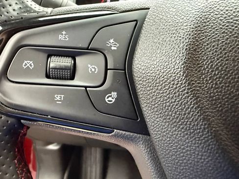 Used 2024 Chevrolet Trax RS FWD image 28