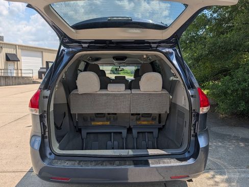 Used 2014 Toyota Sienna LE FWD image 6