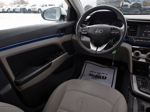 Used 2019 Hyundai Elantra SEL FWD image 19