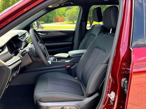 New 2026 Jeep Grand Cherokee L Laredo AWD/4WD image 9