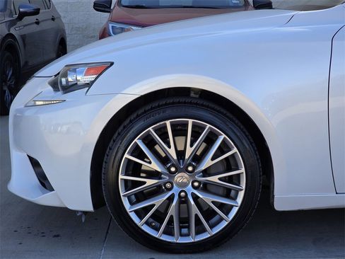 Used 2016 Lexus IS 200t image 5