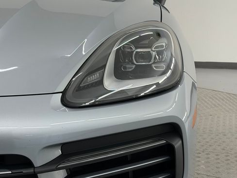Certified 2023 Porsche Cayenne AWD/4WD image 12