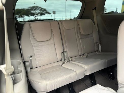 Used 2020 Kia Sedona LX image 13